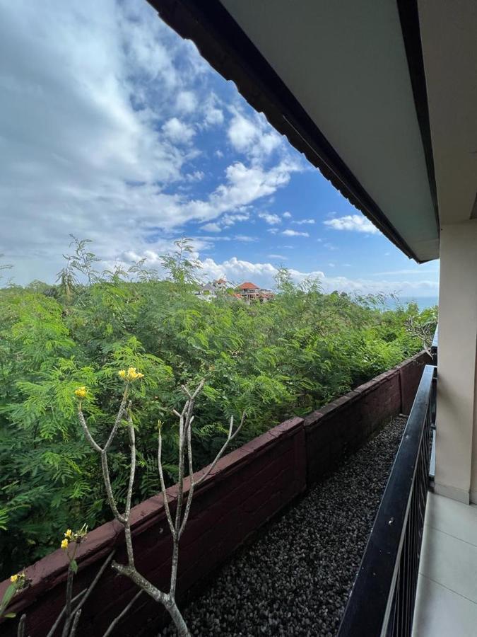 Ocean Breeze Uluwatu Apartments Exterior photo